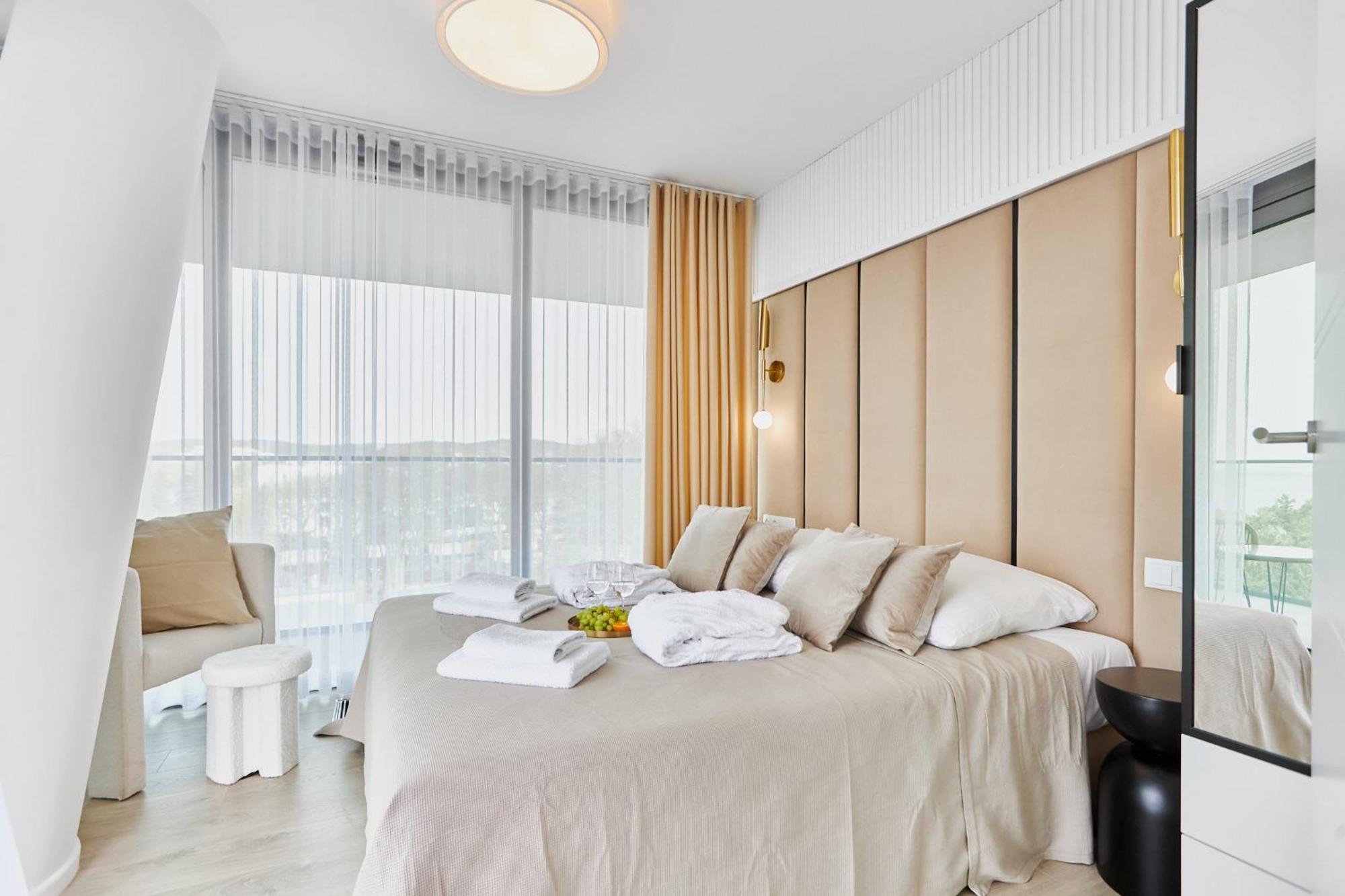 Wave Beachfront Family Apartment Miedzyzdroje Buitenkant foto